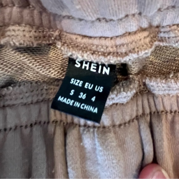 Sweat Shortscfrom Shein - Picture 1 of 3